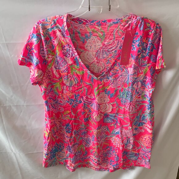 LILLY PULITZER Shell Me Something Good Etta V-Neck Tee in Pink Isle Sz MEDIUM - Picture 2 of 5